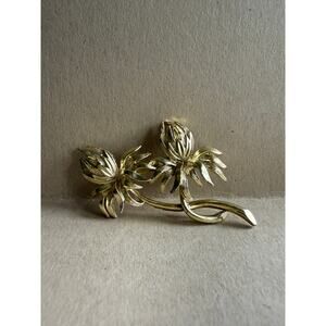 Vintage Daisy Flower Gold Tone Brooch‎